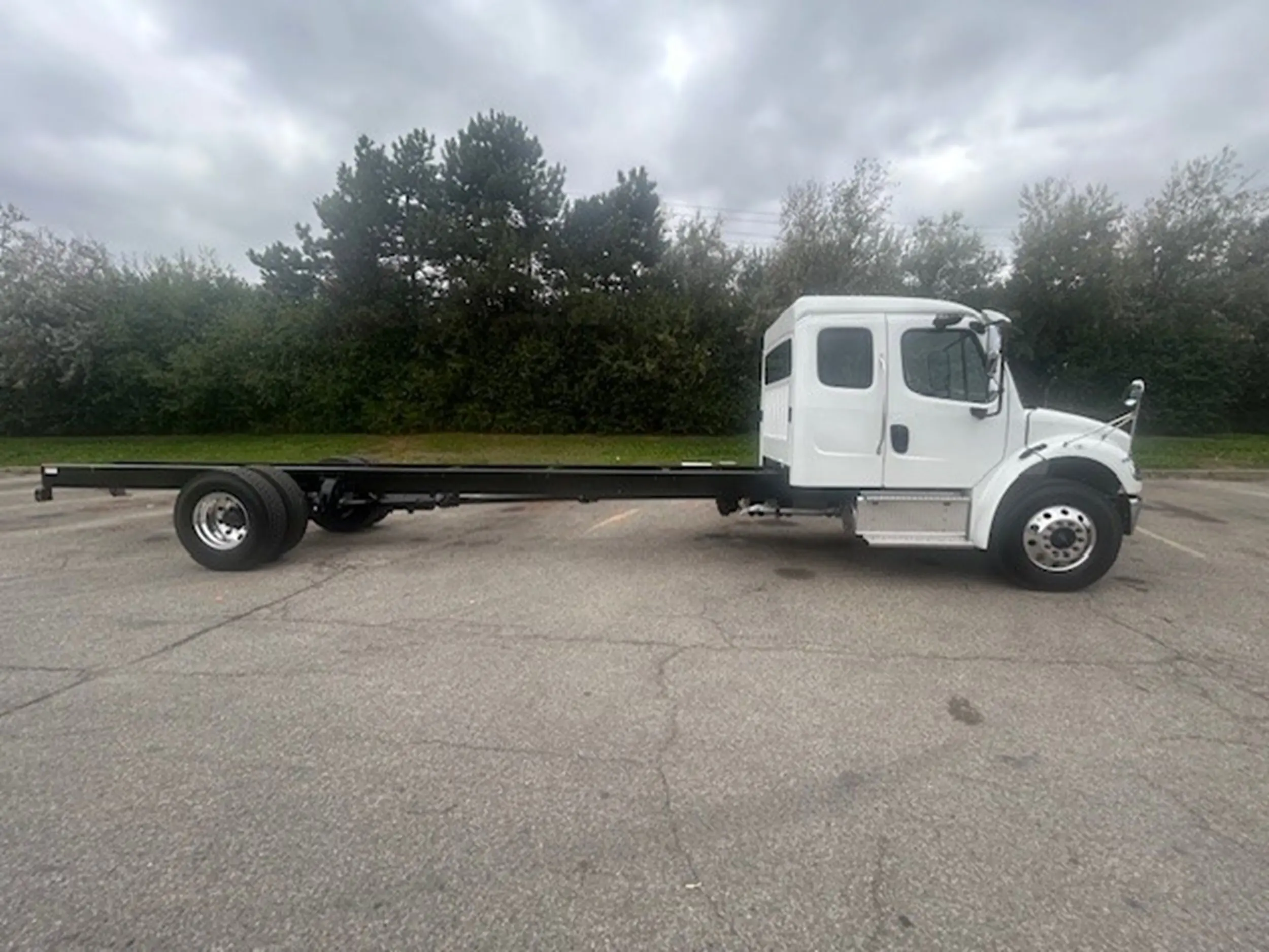 2026 Freightliner M2 106 — photo 4