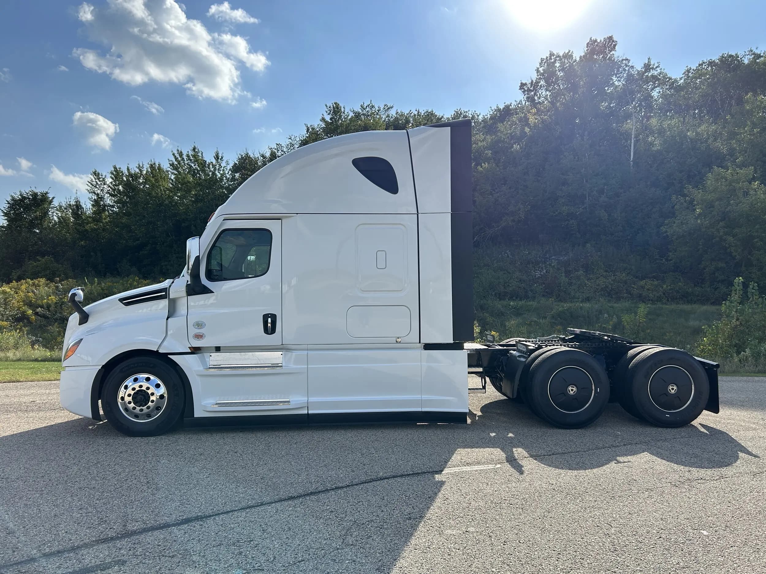 2026 Freightliner Cascadia — photo 8