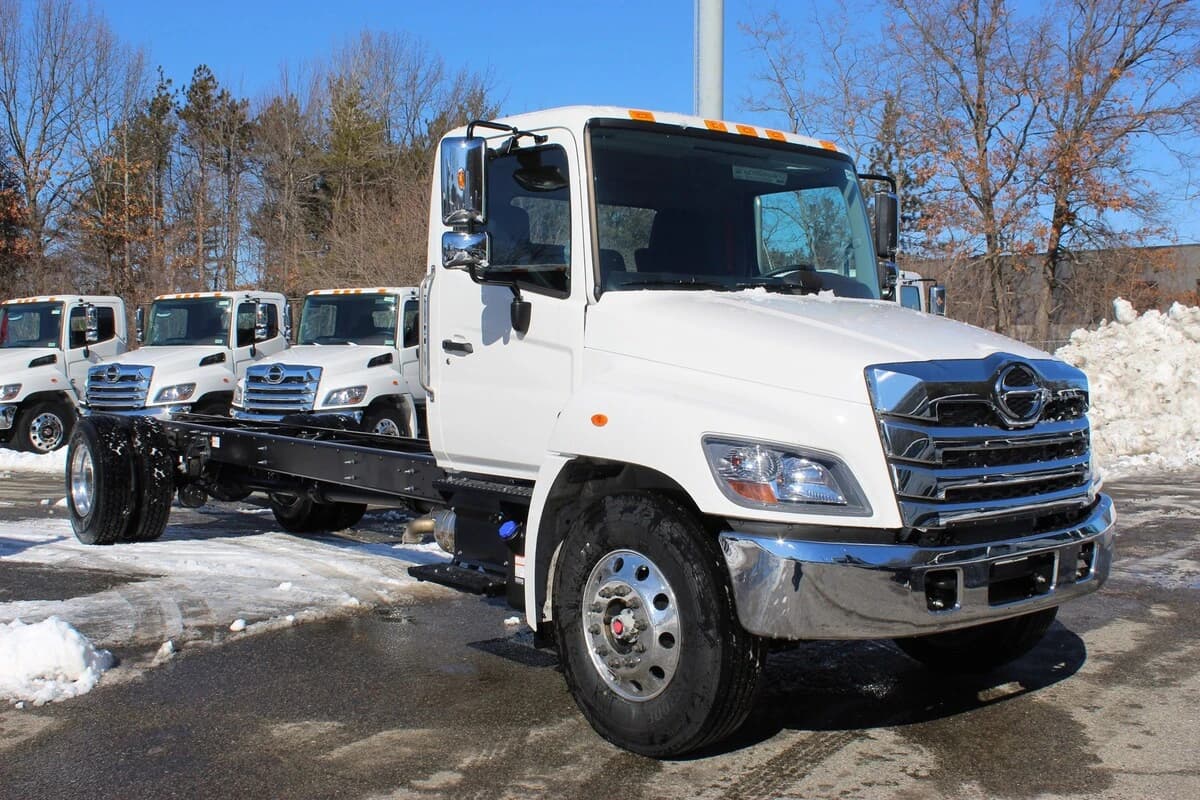 2025 Hino L6 — photo 2