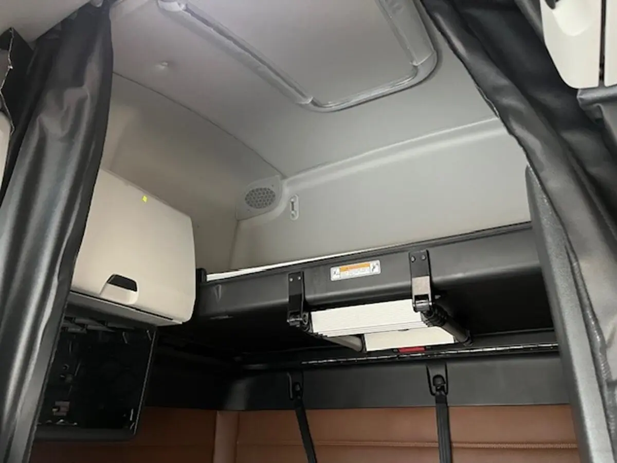 2026 Freightliner Cascadia — photo 14