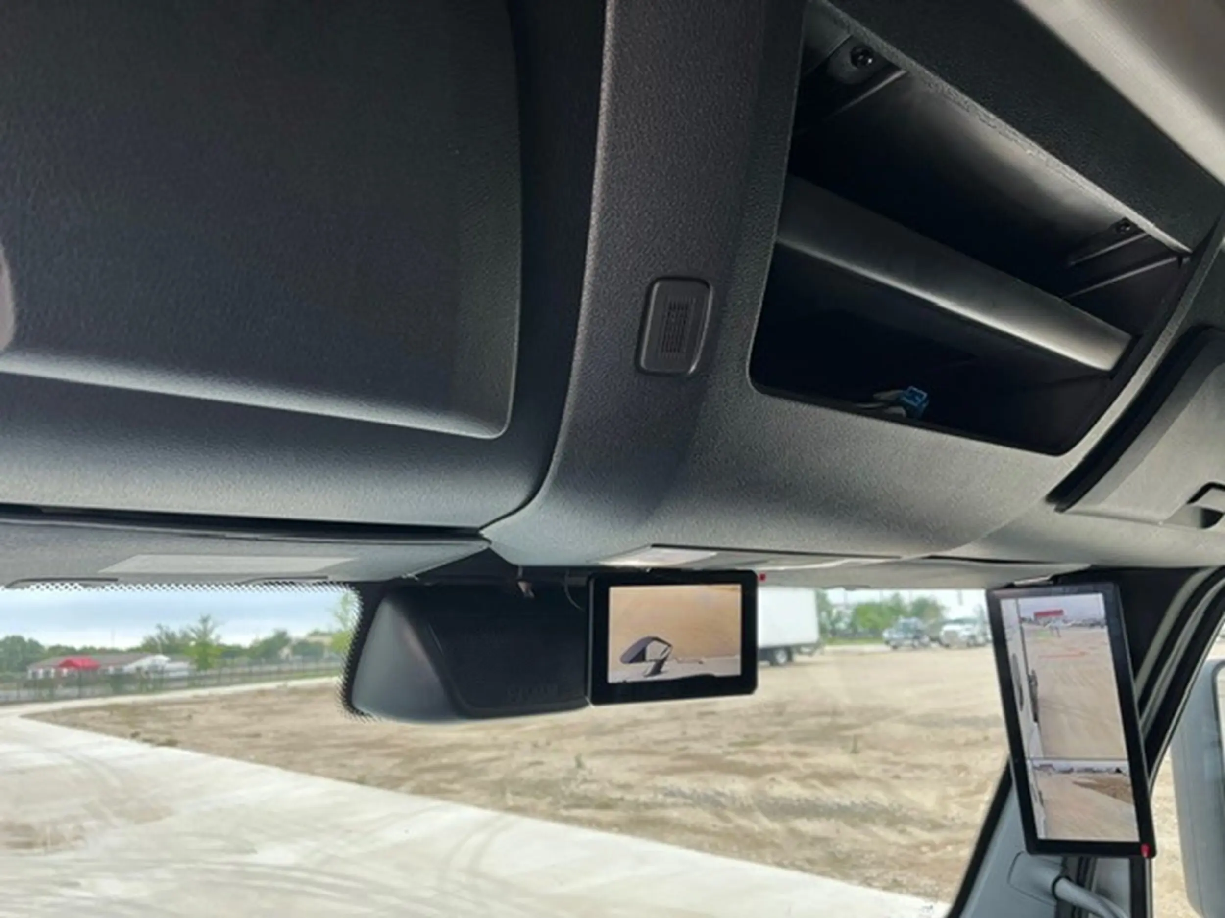 2026 Freightliner Cascadia — photo 14