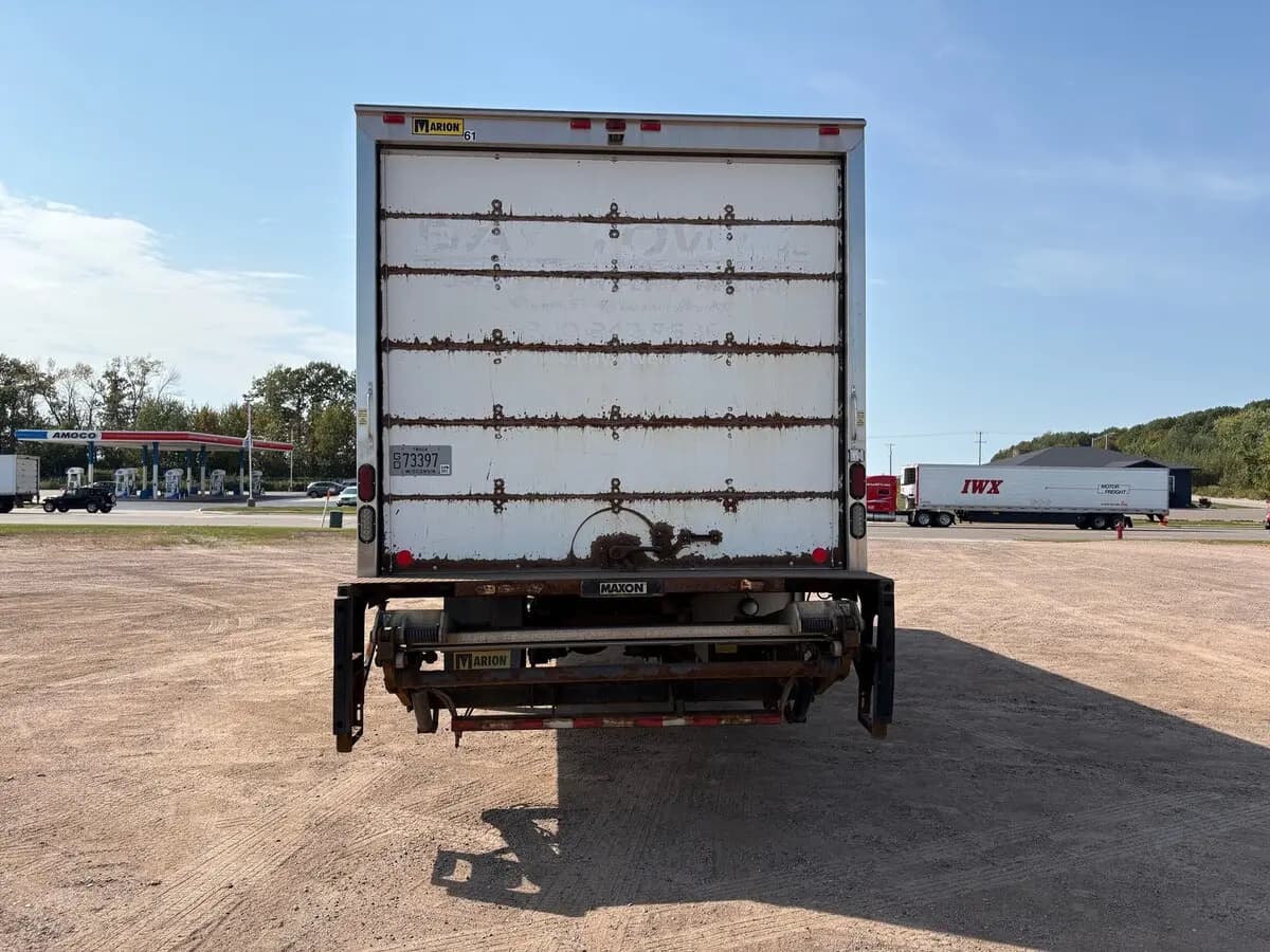 2017 International 4300 — photo 9