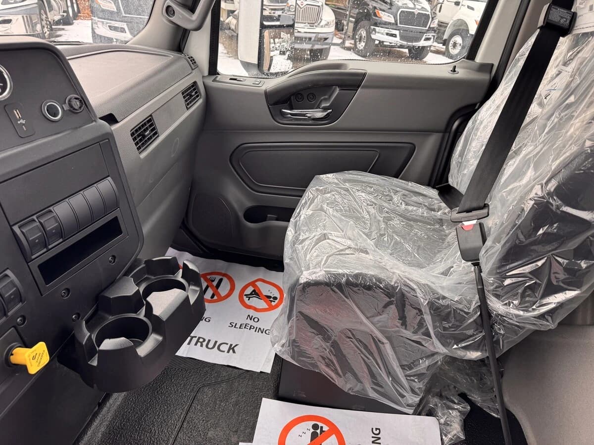 2025 International MV — photo 12