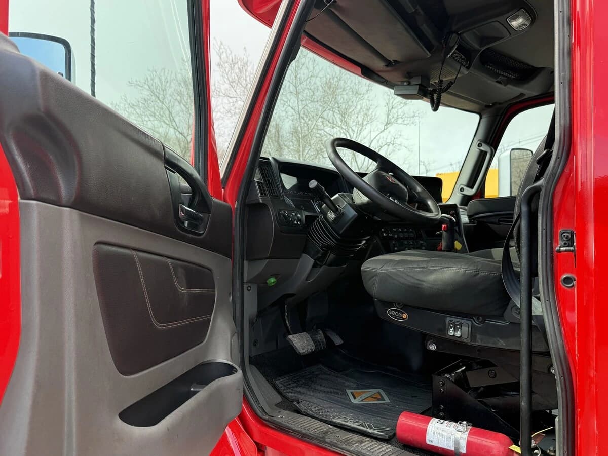 2020 International HV — photo 11