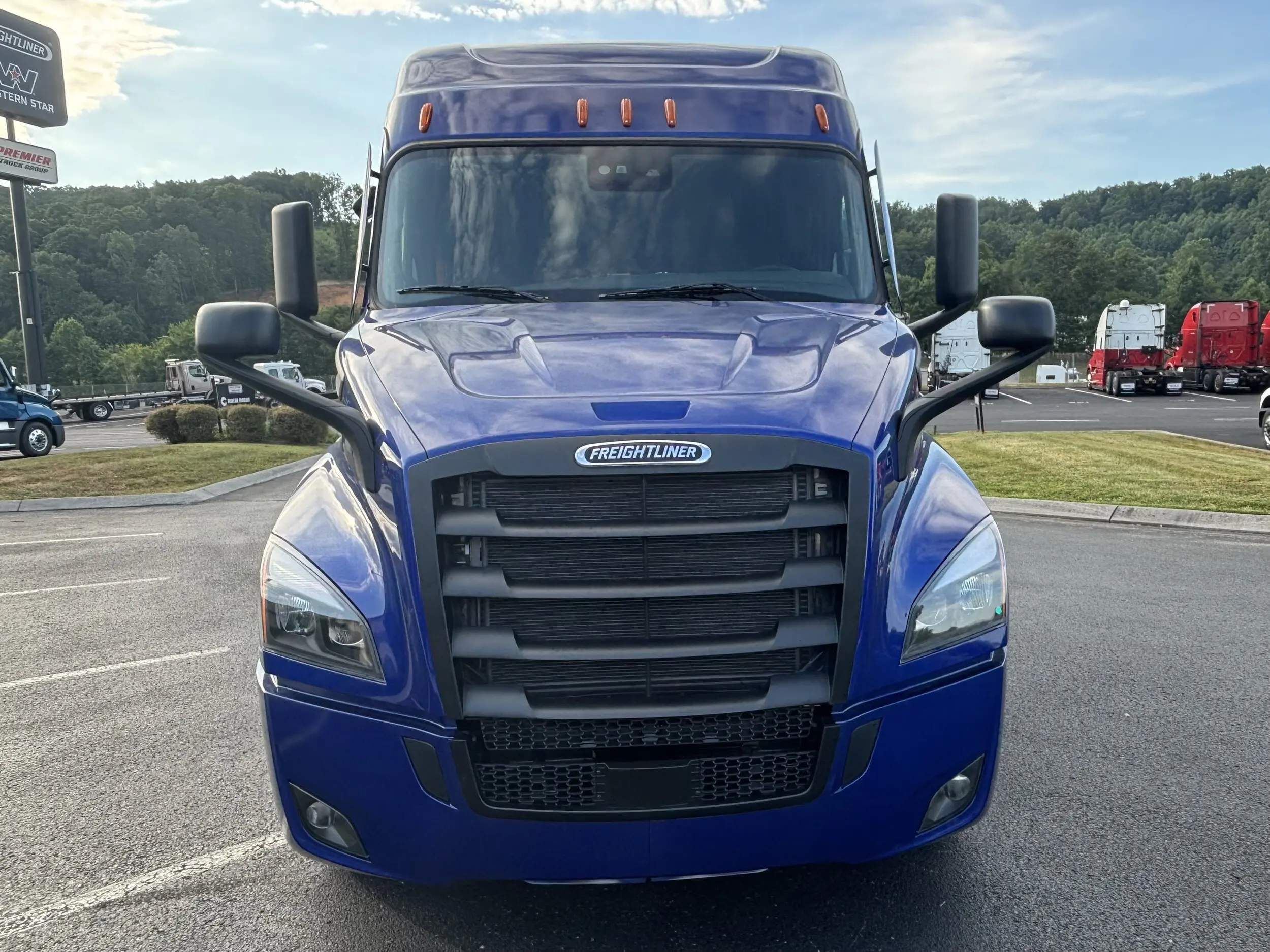 2026 Freightliner Cascadia — photo 8