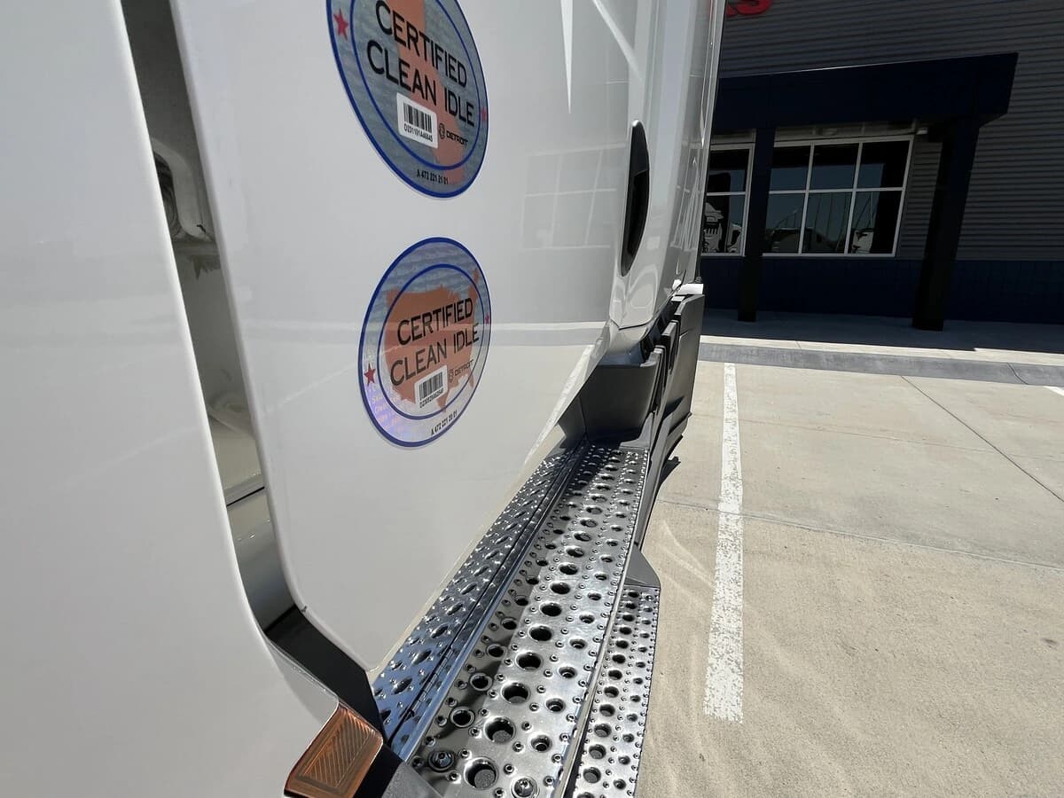 2025 Freightliner Cascadia — photo 15