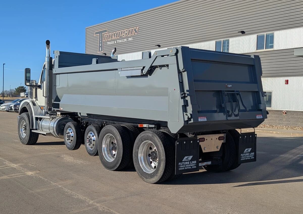 2025 International HX — photo 3