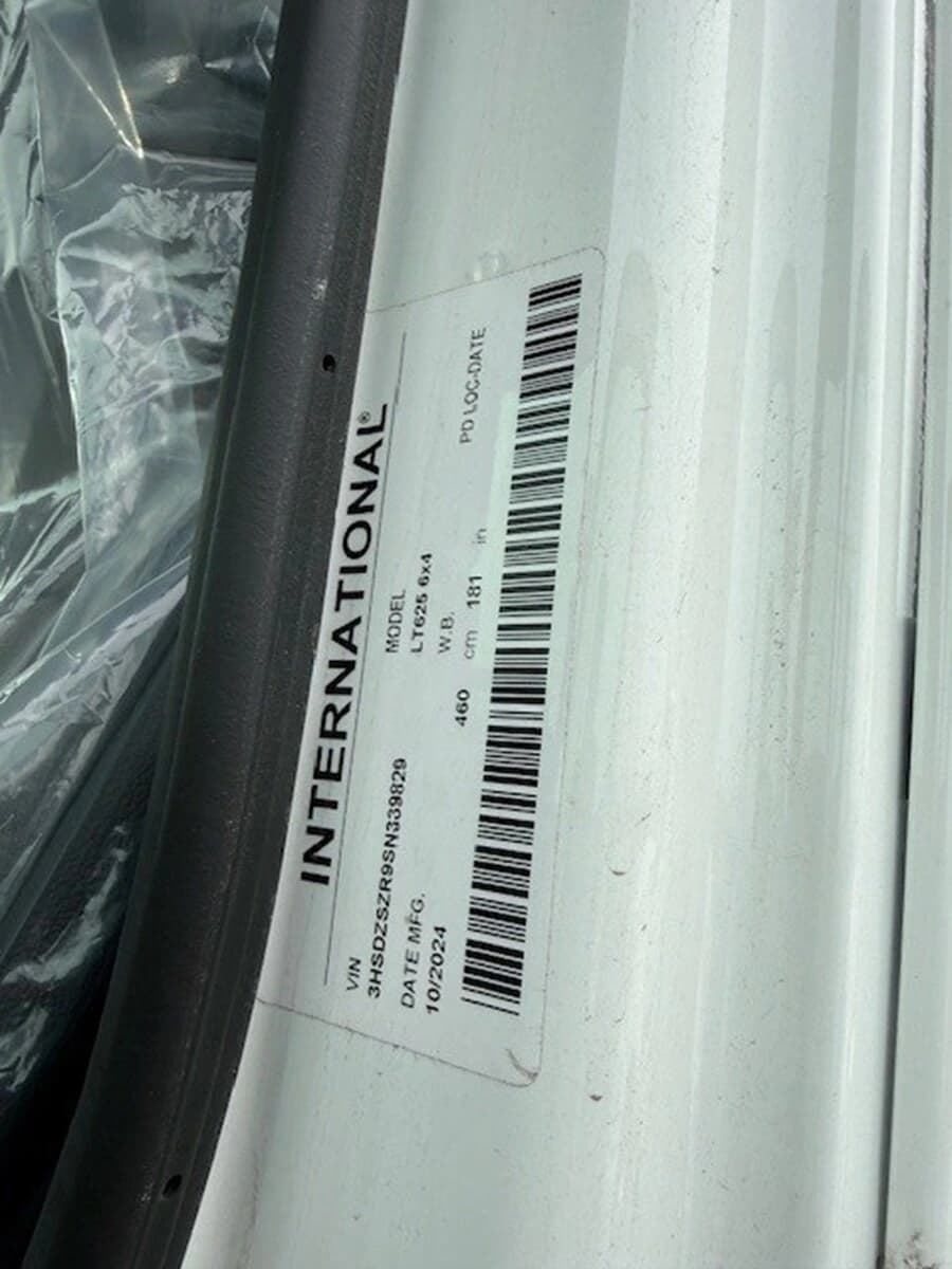 2025 International LT — photo 8