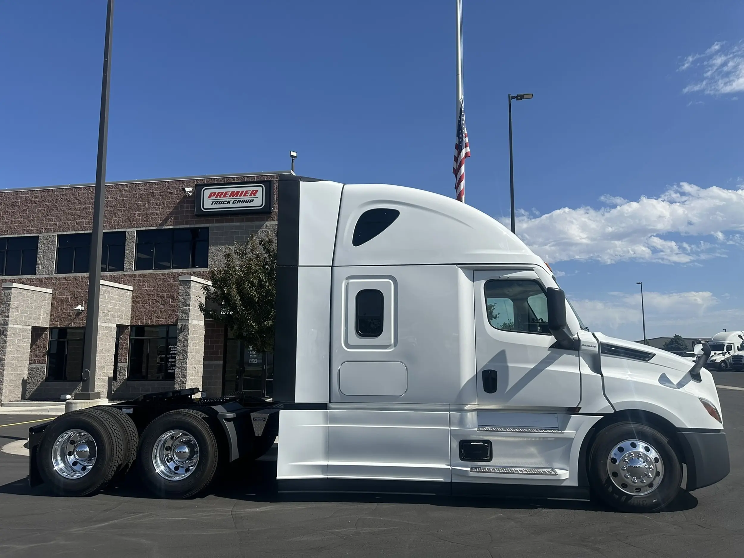 2026 Freightliner Cascadia — photo 4