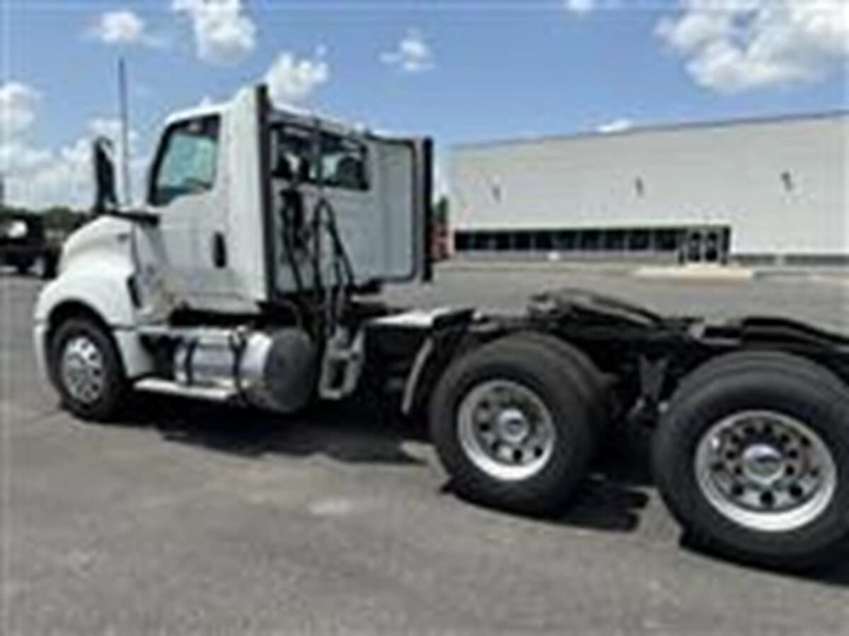 2019 International LT — photo 3