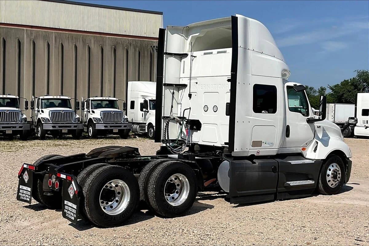 2022 International LT — photo 12