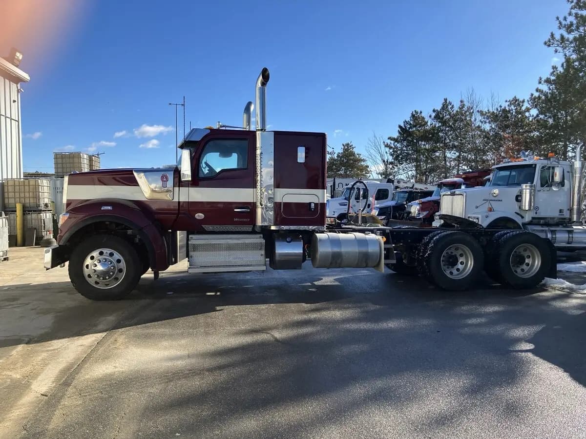 2024 Kenworth W900 — photo 19