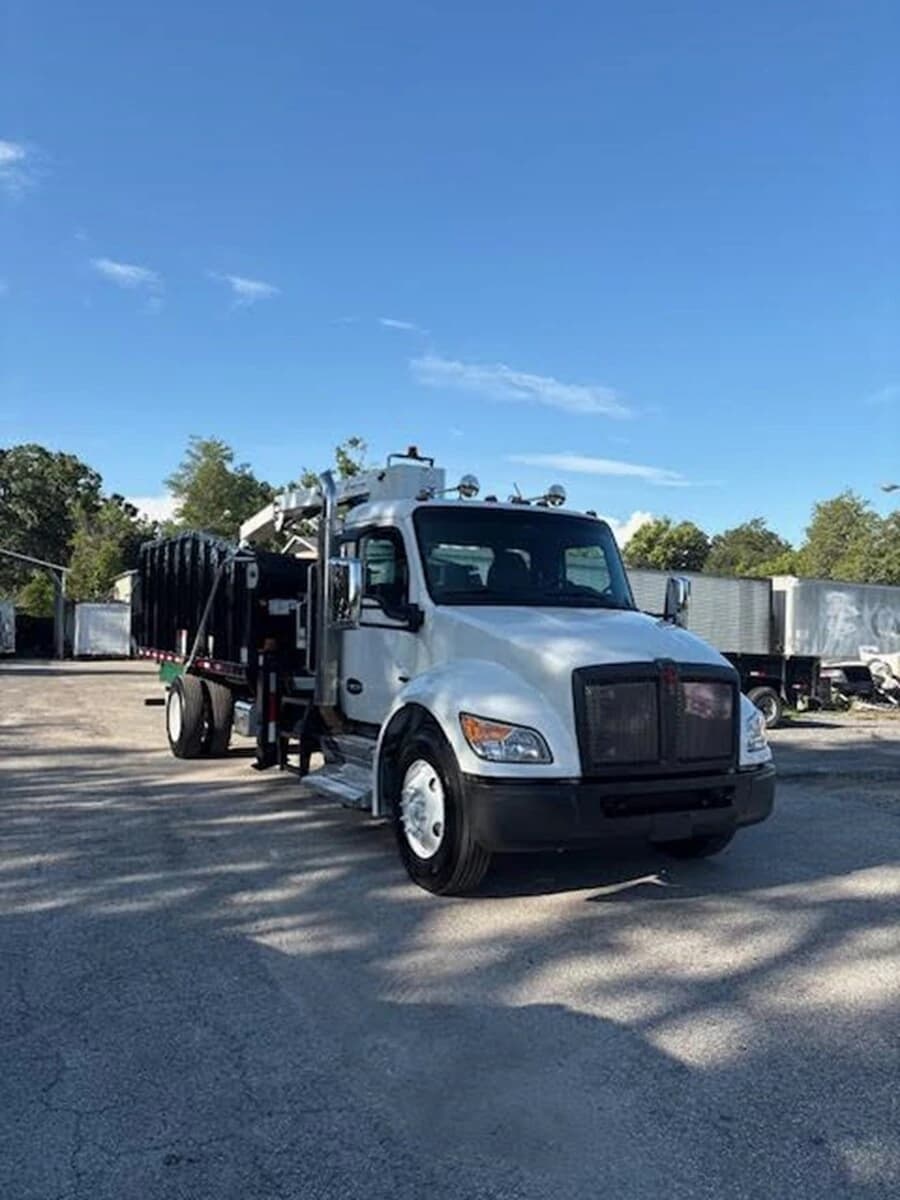 2024 Kenworth T380 — photo 2