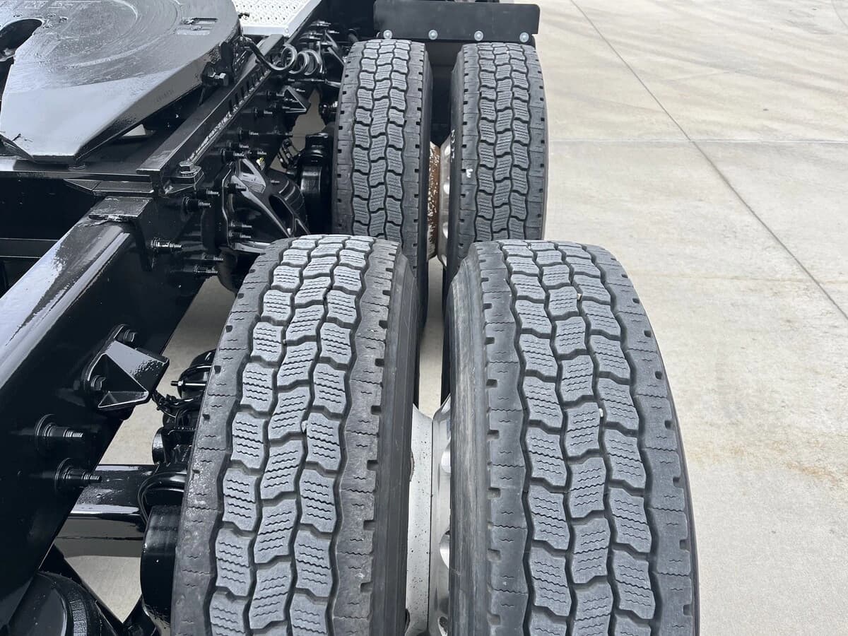 2023 Peterbilt 579 — photo 7