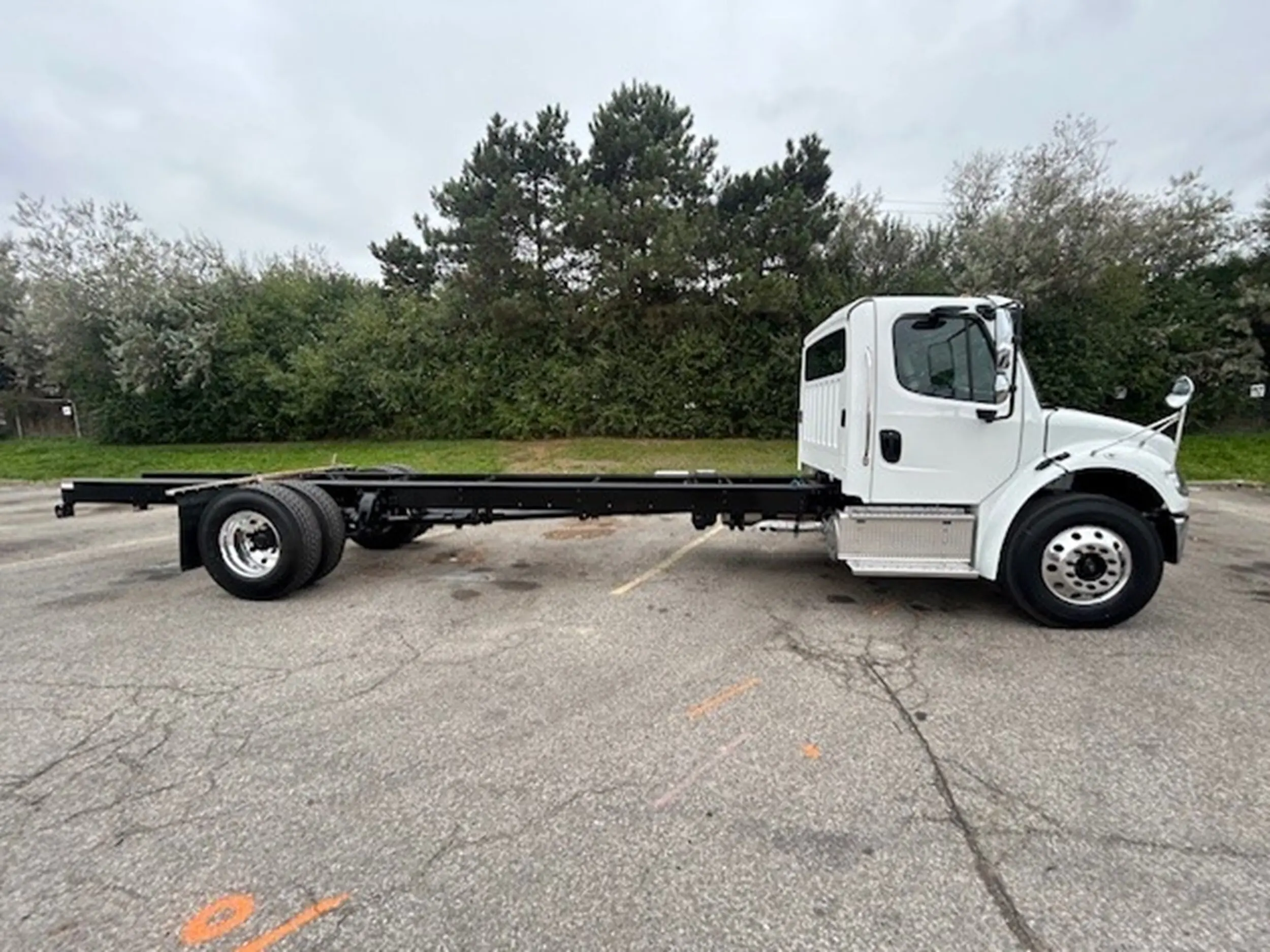 2026 Freightliner M2 106 — photo 3