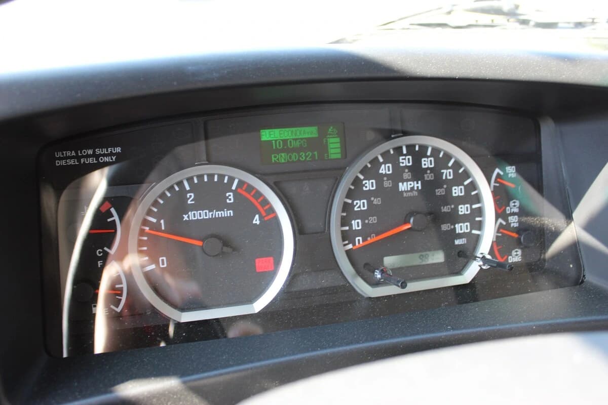 2025 Isuzu FVR — photo 21