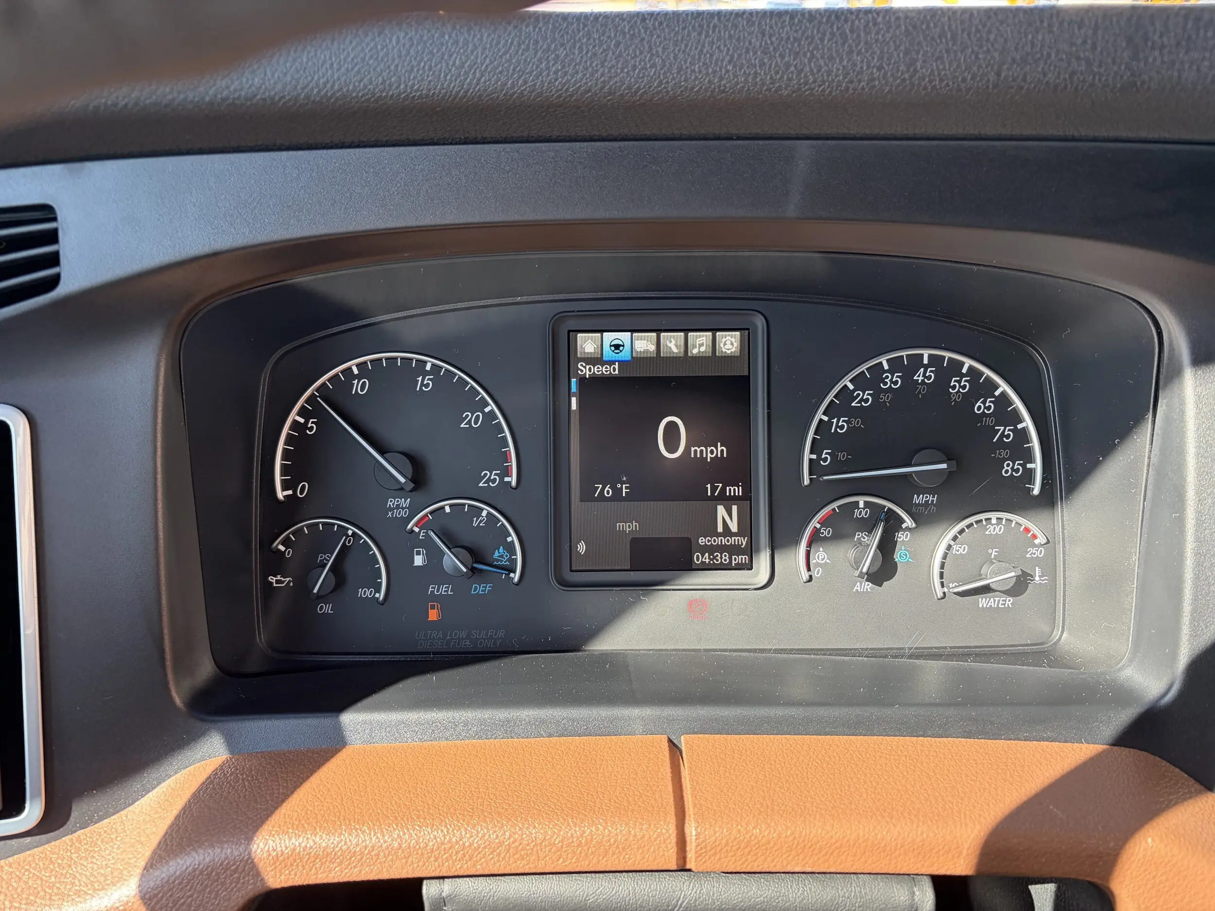 2026 Freightliner Cascadia — photo 11