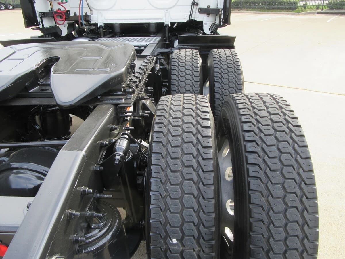 2025 Freightliner Cascadia — photo 16