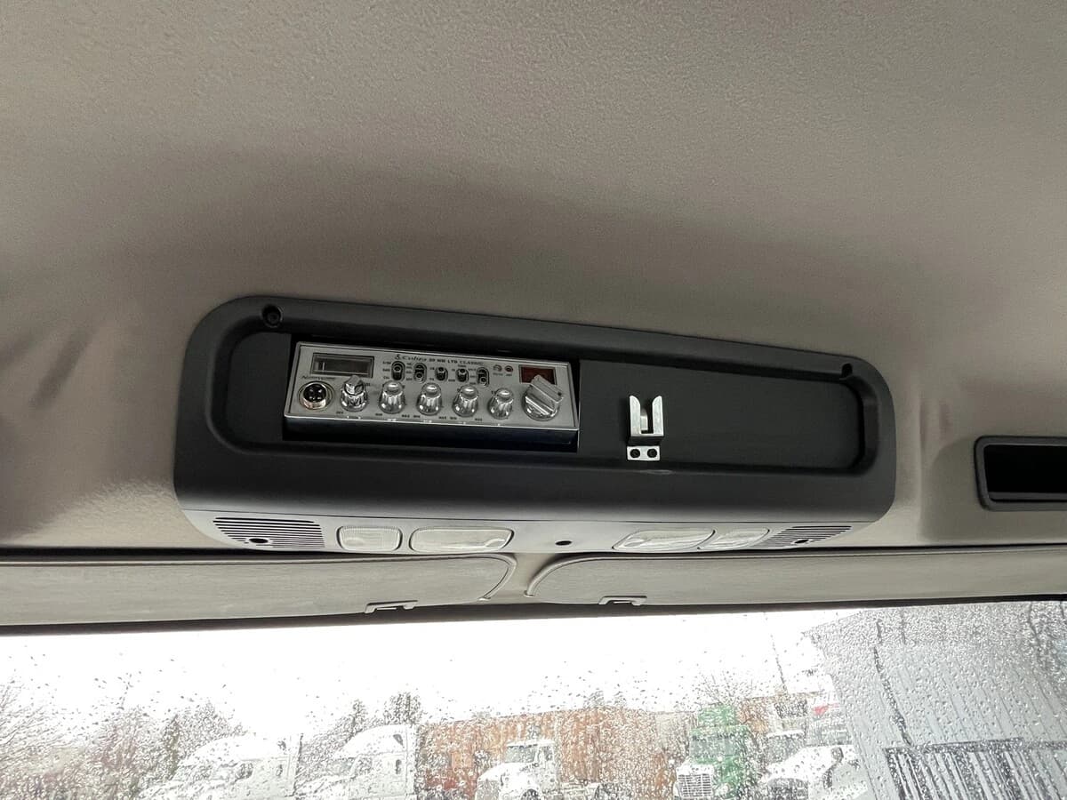 2017 Freightliner M2 106 — photo 27