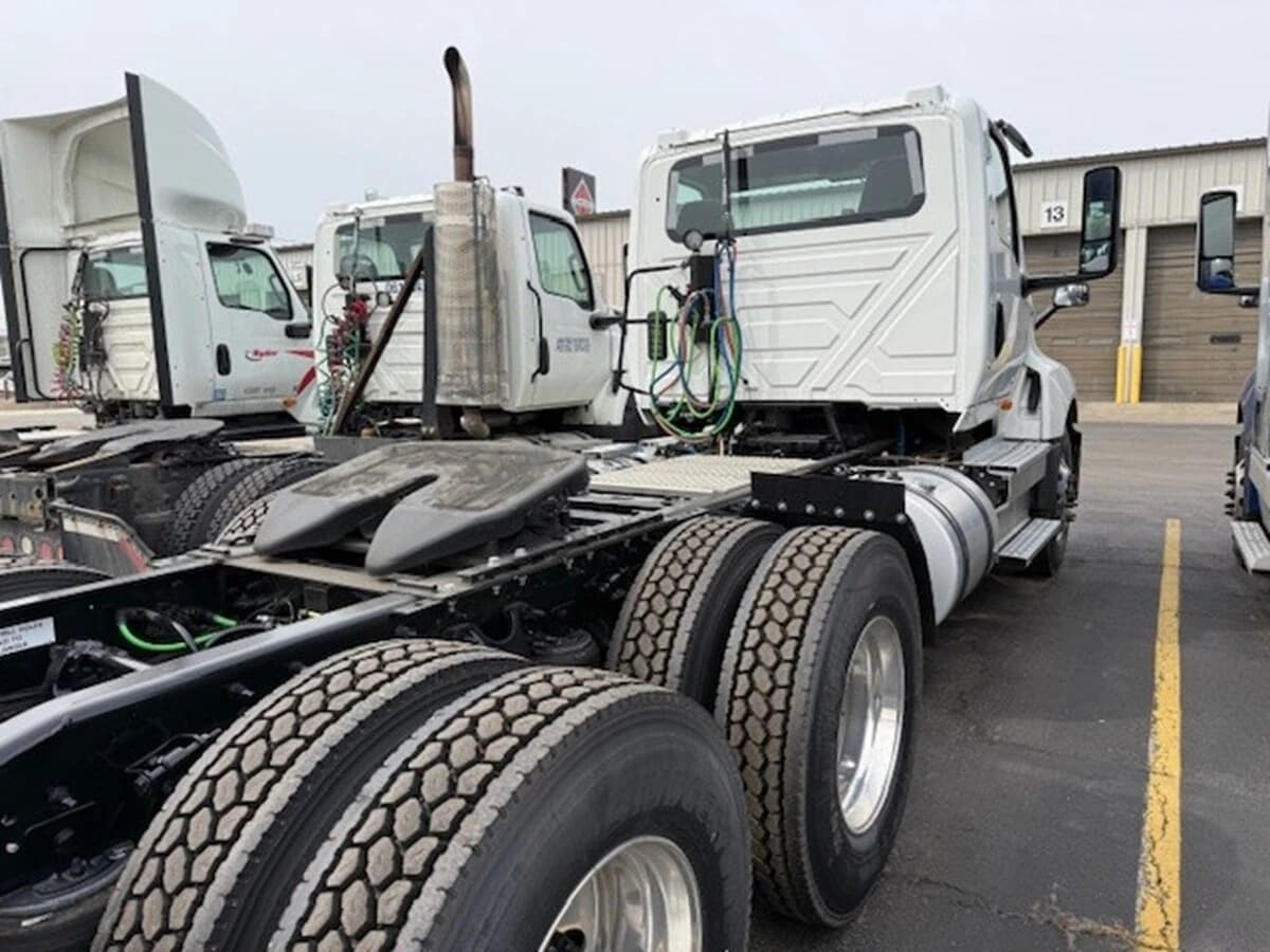 2025 International LT — photo 3