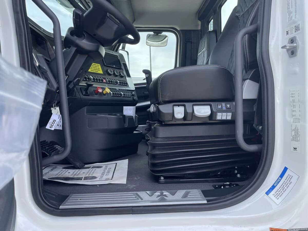 2027 Western Star 49X — photo 29