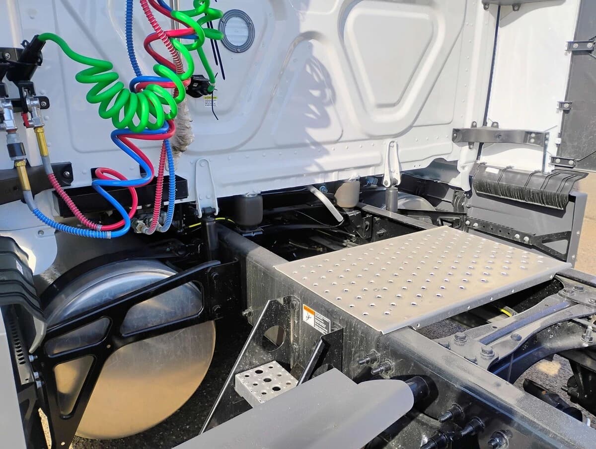 2026 Freightliner Cascadia — photo 10