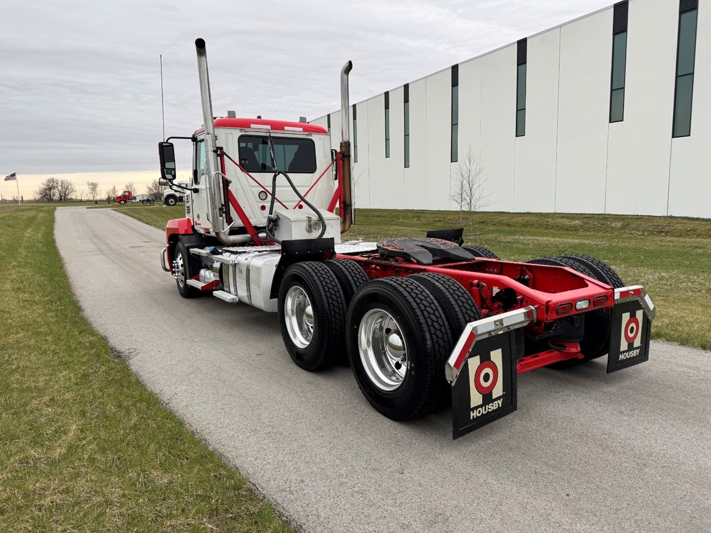 Used 2023 Mack Anthem Daycab — photo 4