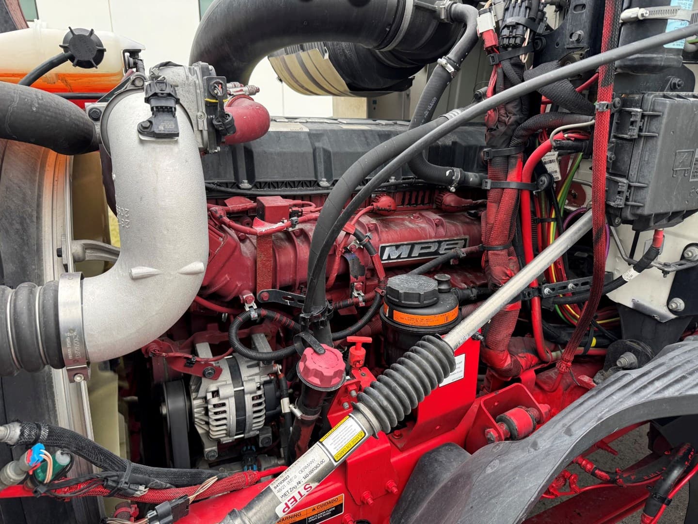 Used 2023 Mack Anthem Daycab — photo 9