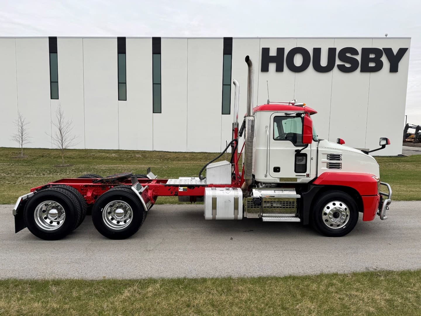 Used 2023 Mack Anthem Daycab — photo 7