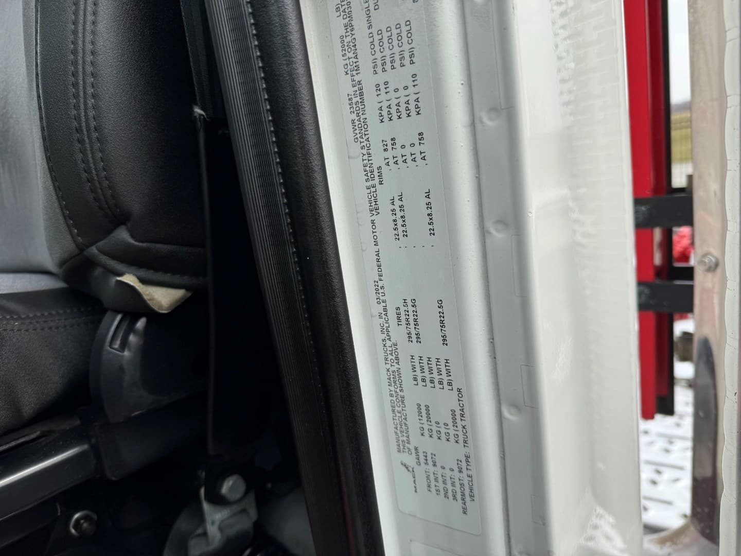 Used 2023 Mack Anthem Daycab — photo 19