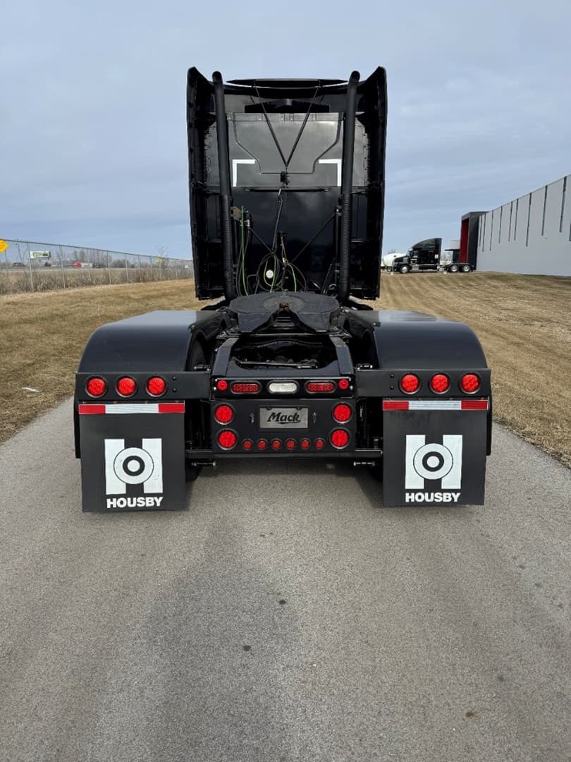 2023 MACK AN64T - USED TRUCKS SLEEPER — photo 5