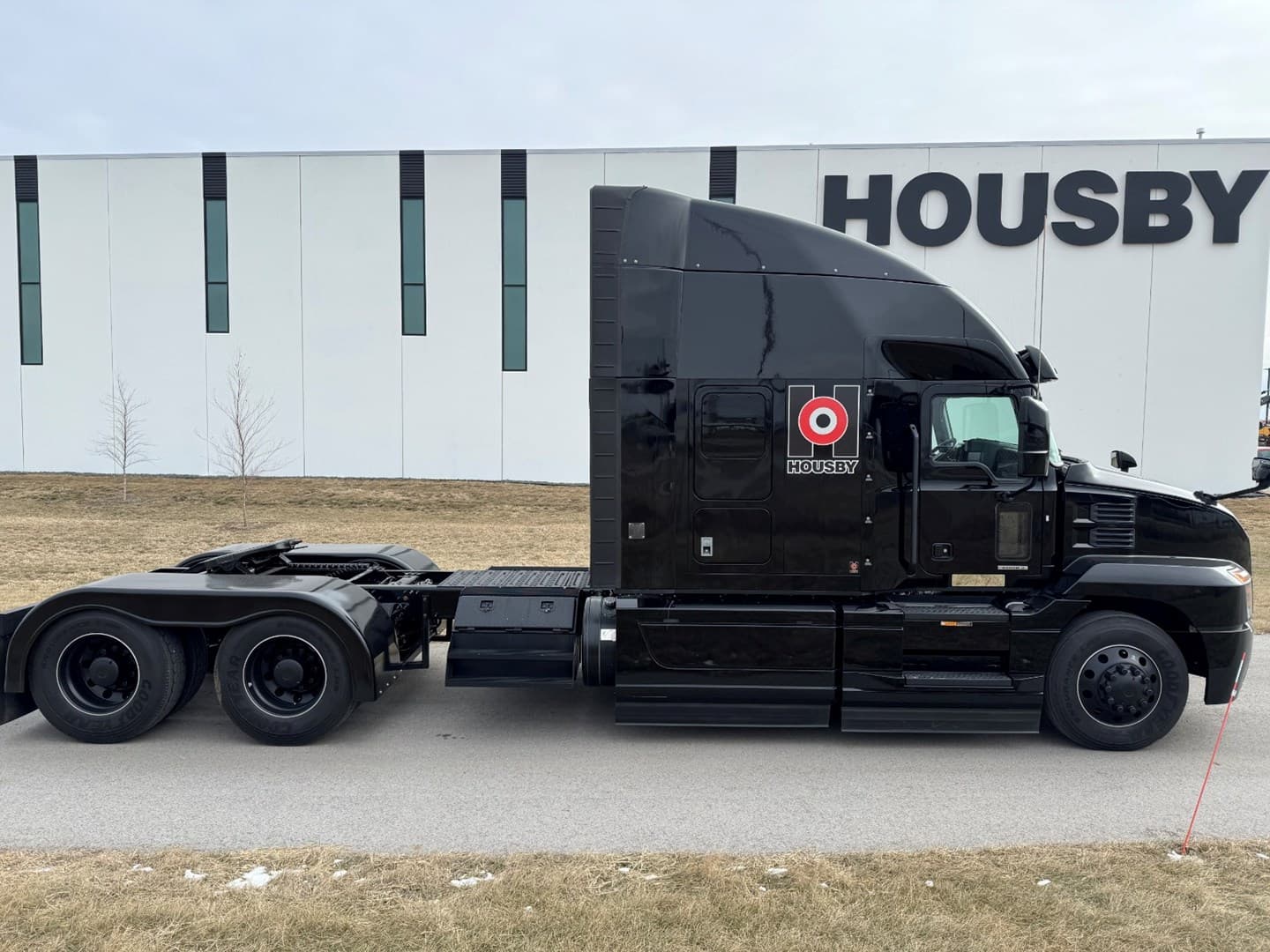 2023 MACK AN64T - USED TRUCKS SLEEPER — photo 7