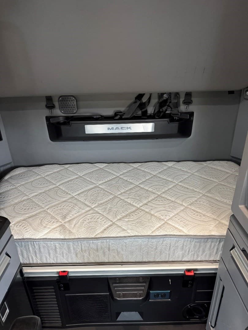 2020 MACK AN64T - USED TRUCKS SLEEPER — photo 18