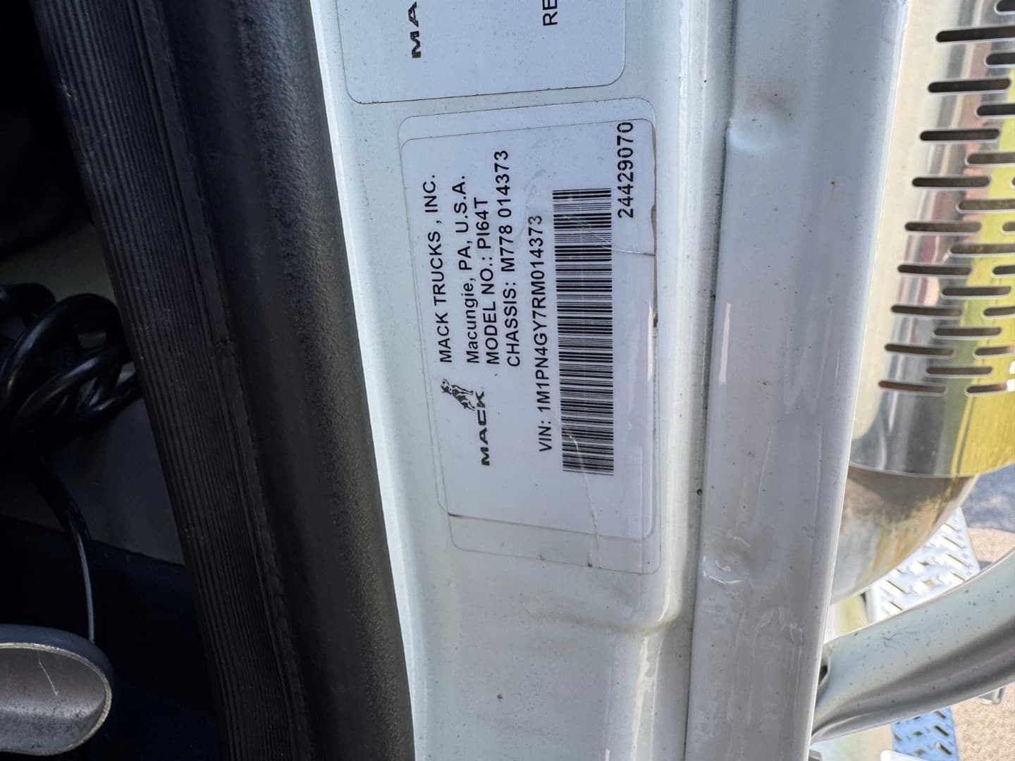 Used 2023 Mack Pinnacle — photo 18