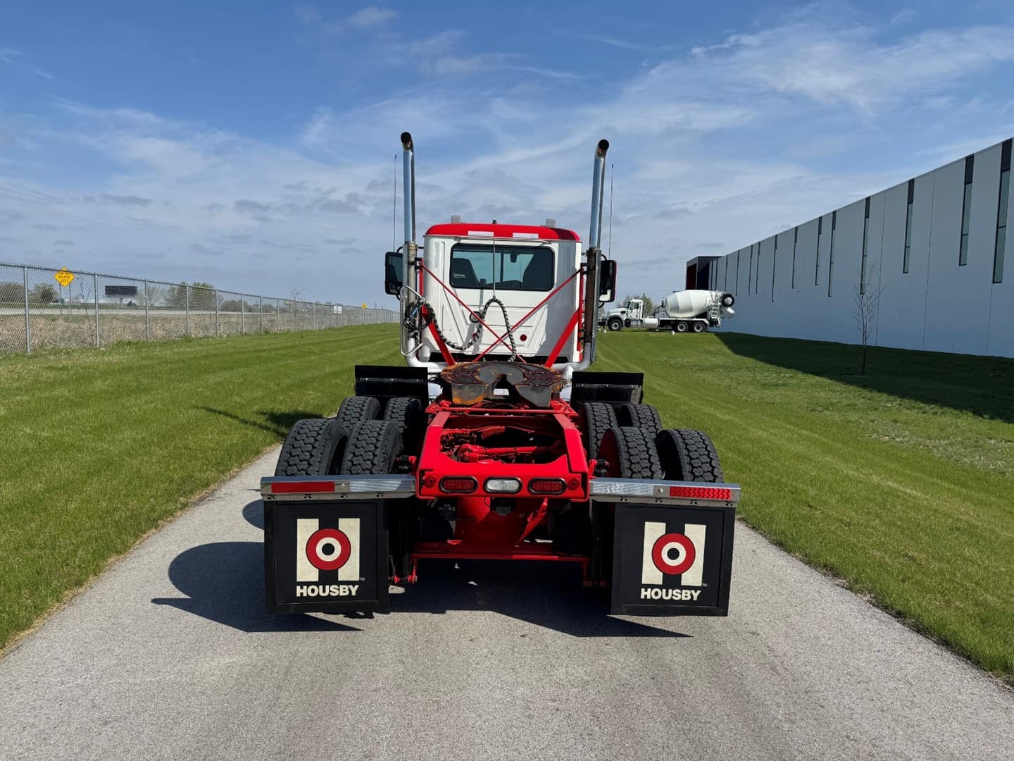 Used 2023 Mack Pinnacle — photo 5