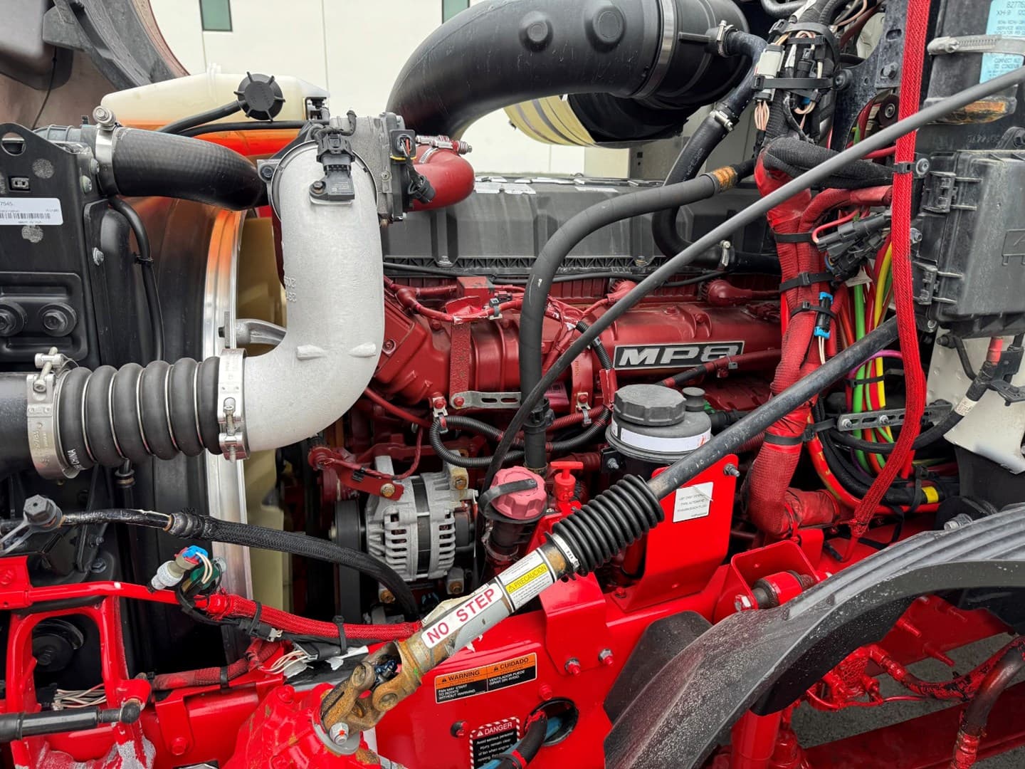 Used 2023 Mack Anthem Daycab — photo 9