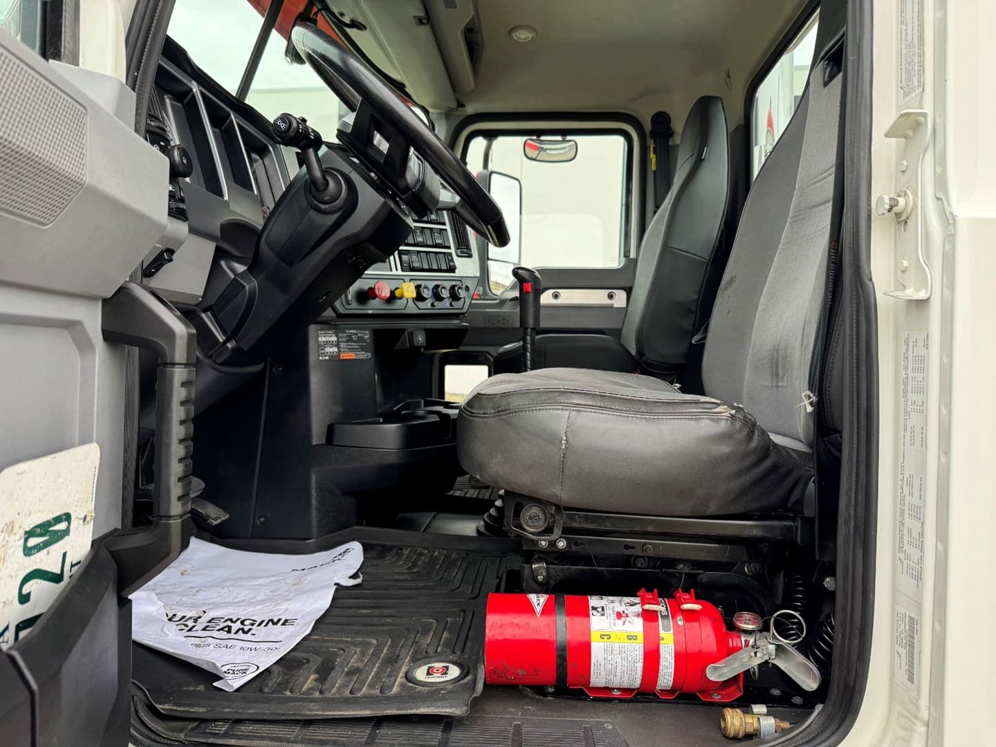 Used 2023 Mack Anthem Daycab — photo 12