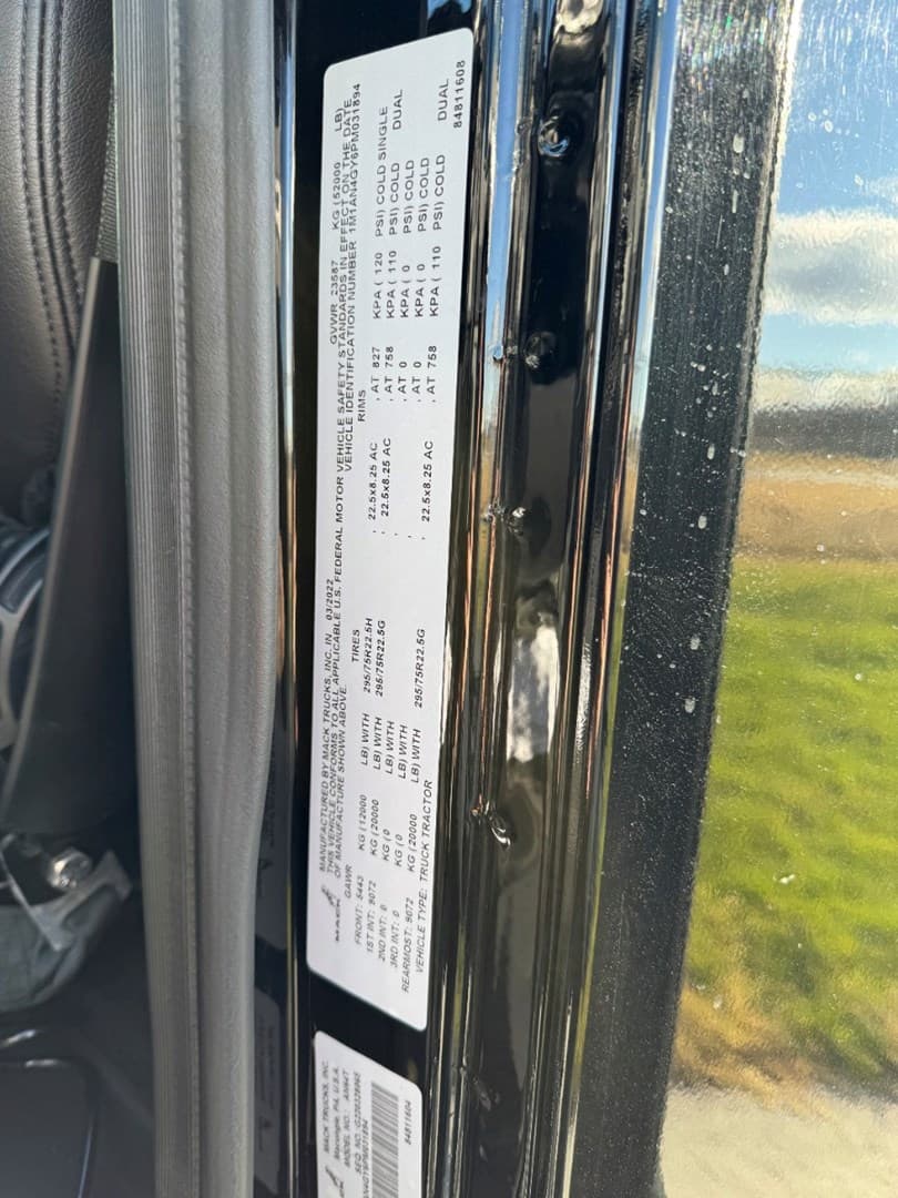 2023 MACK AN64T - USED TRUCKS SLEEPER — photo 23
