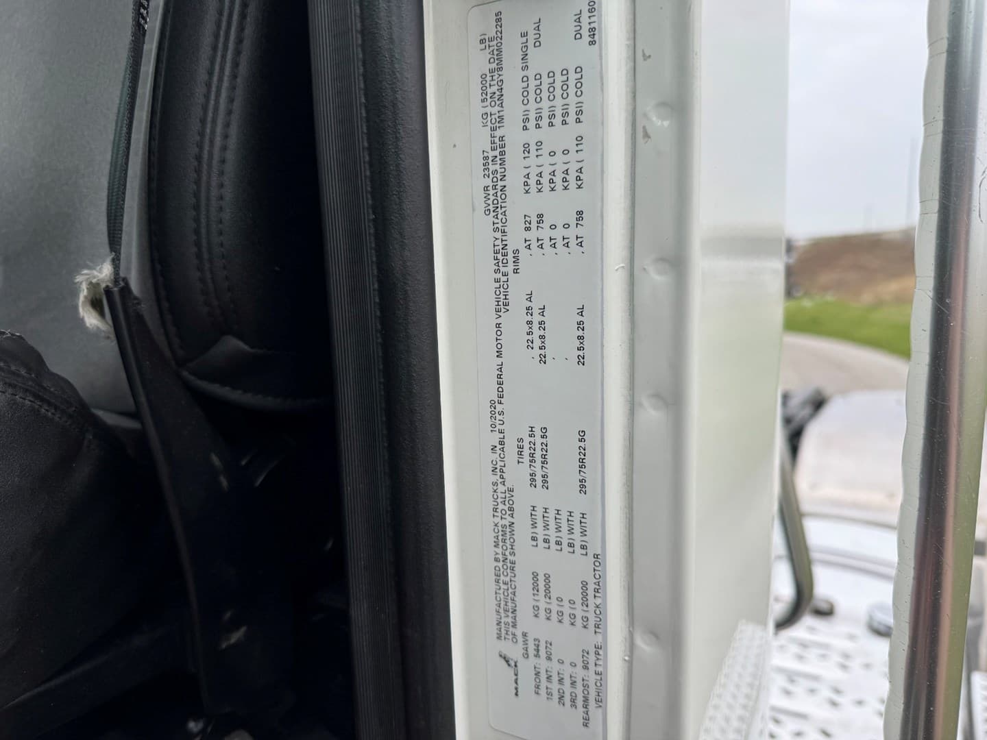 Used 2021 Mack Anthem Daycab — photo 19