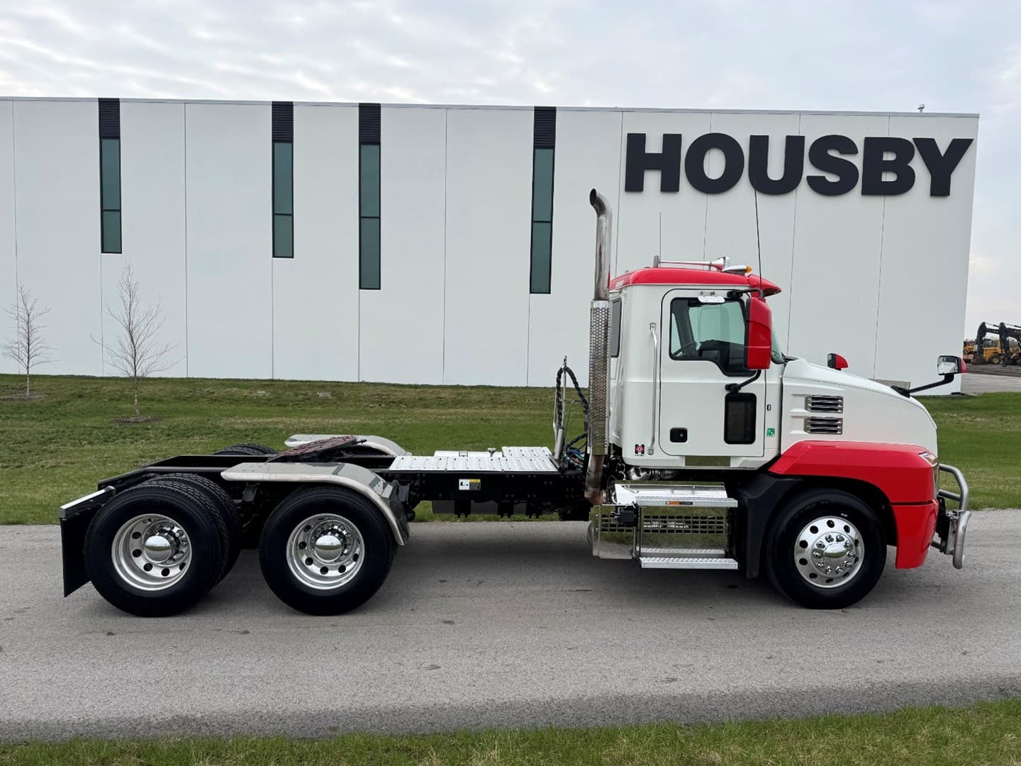 Used 2021 Mack Anthem Daycab — photo 7