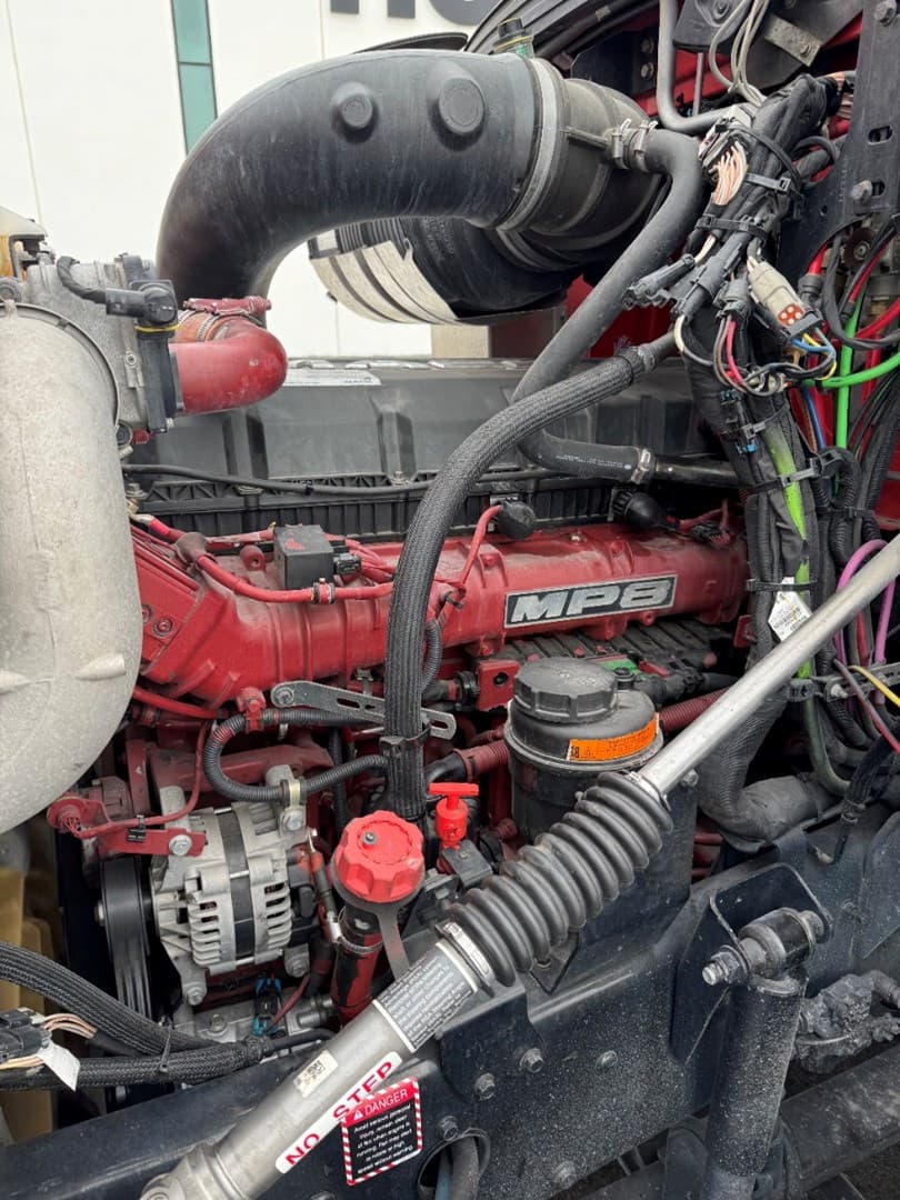 2018 MACK CXU613 - USED TRUCKS SLEEPER — photo 9