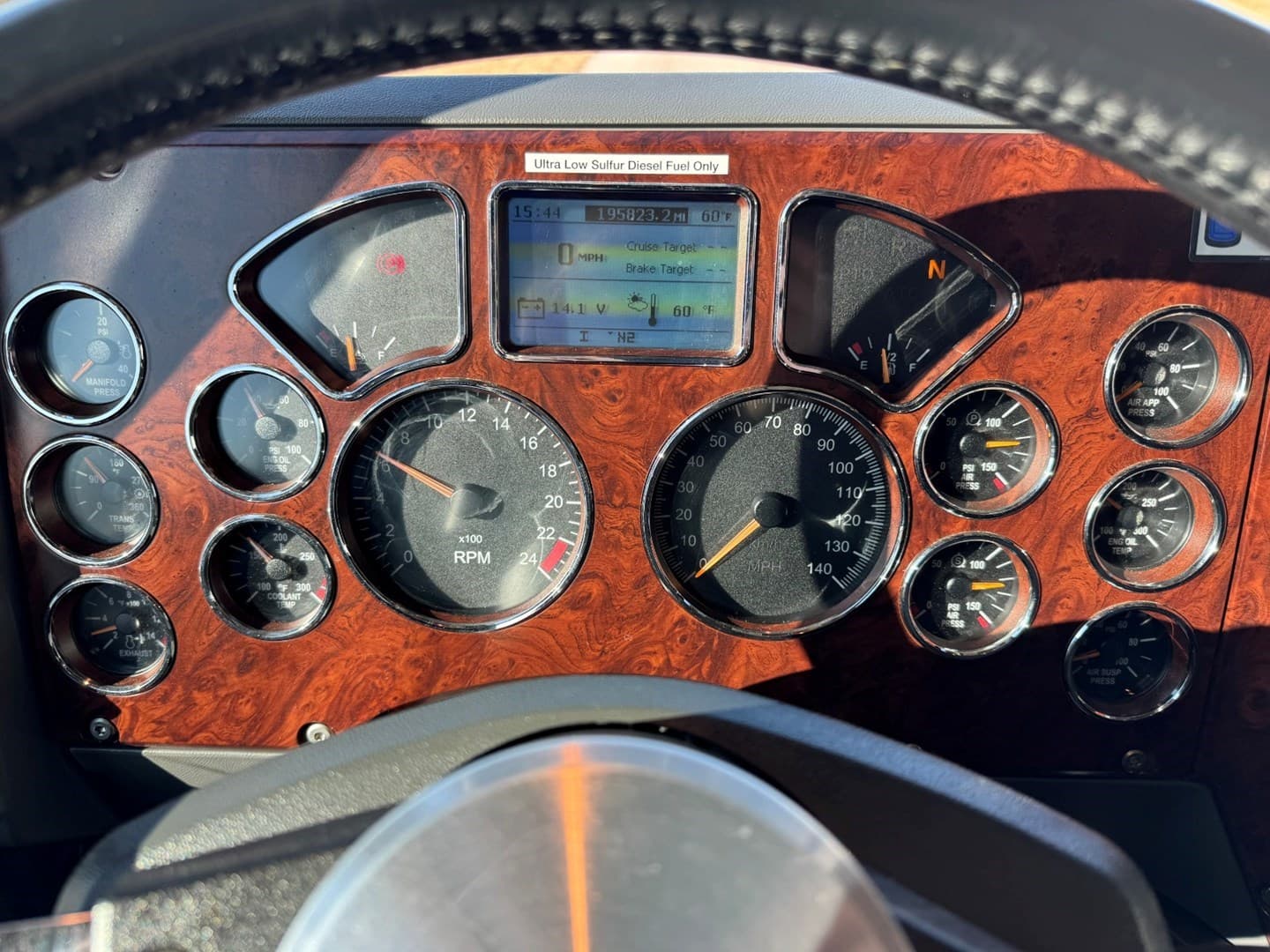 2016 MACK CXU613 - USED TRUCKS SLEEPER — photo 15