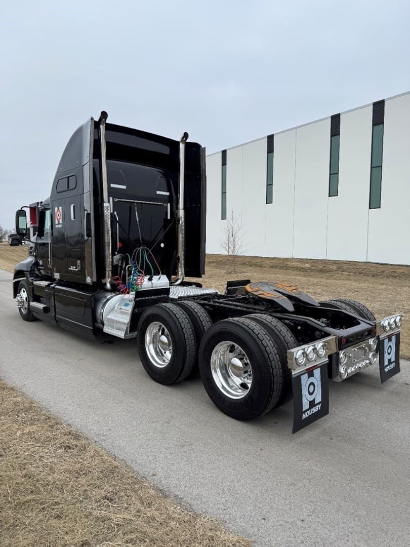 2017 MACK CXU613 - USED TRUCKS SLEEPER — photo 4