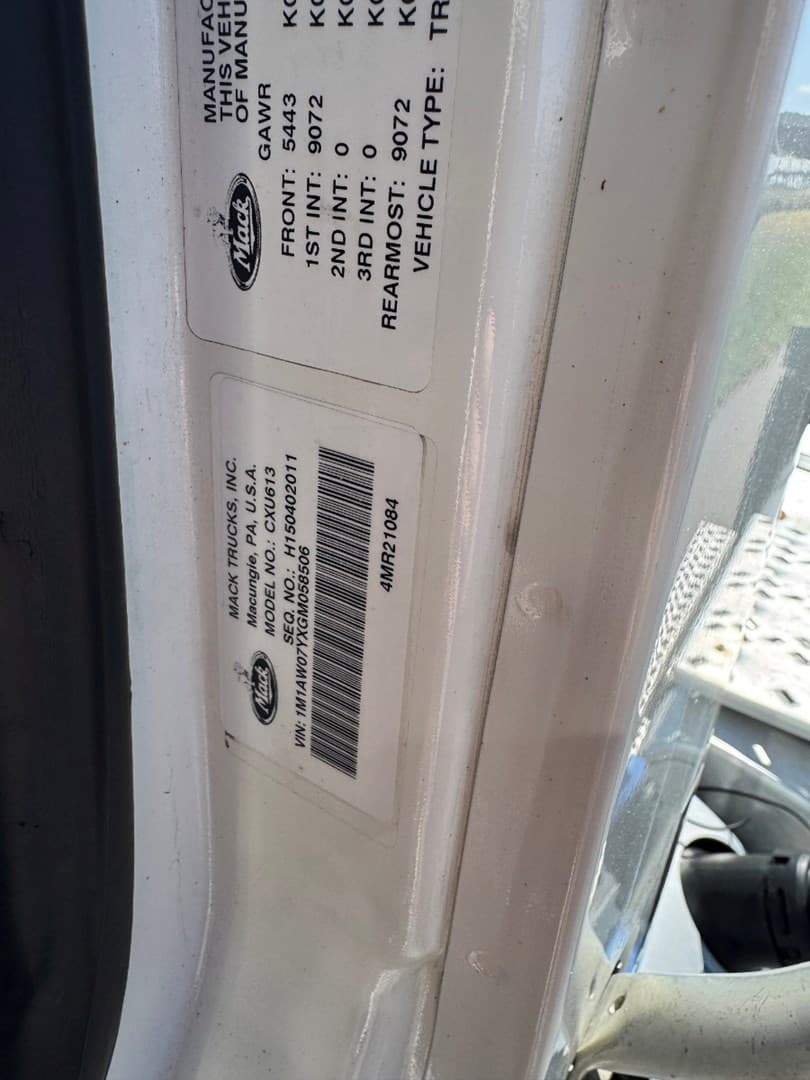 2016 MACK CXU613 - USED TRUCKS DAY CAB — photo 18