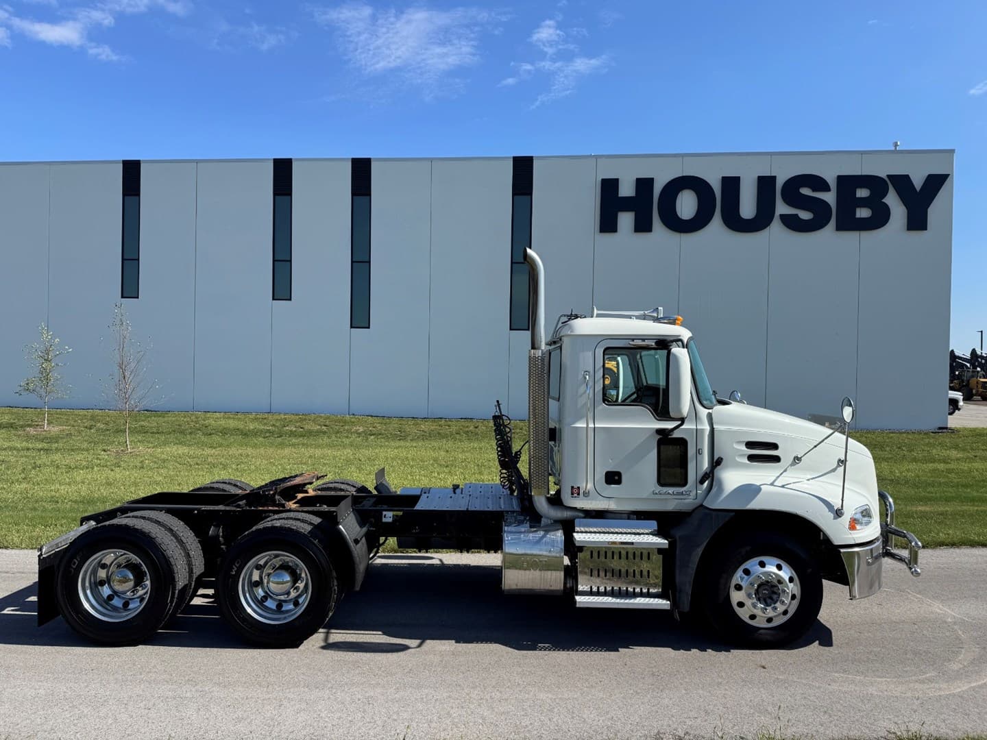 2016 MACK CXU613 - USED TRUCKS DAY CAB — photo 7