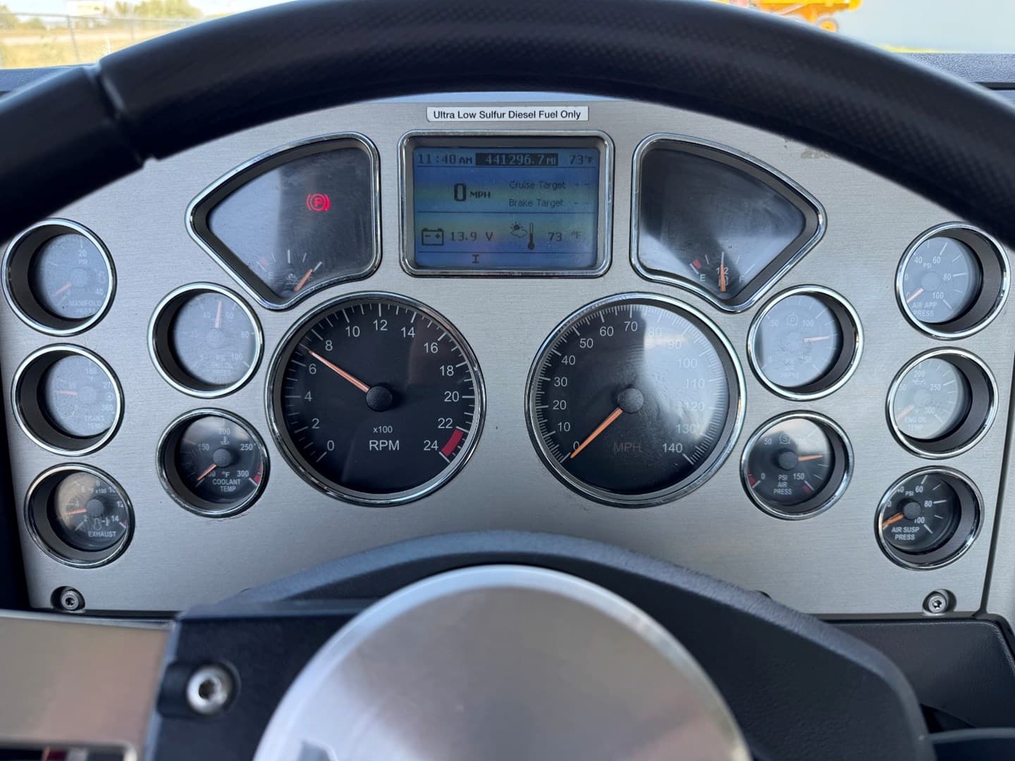 2016 MACK CXU613 - USED TRUCKS DAY CAB — photo 15