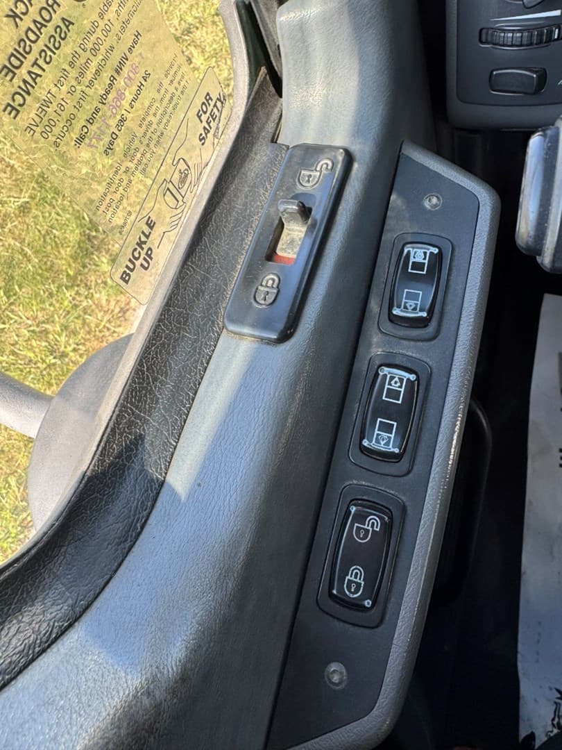 2016 MACK CXU613 - USED TRUCKS DAY CAB — photo 13