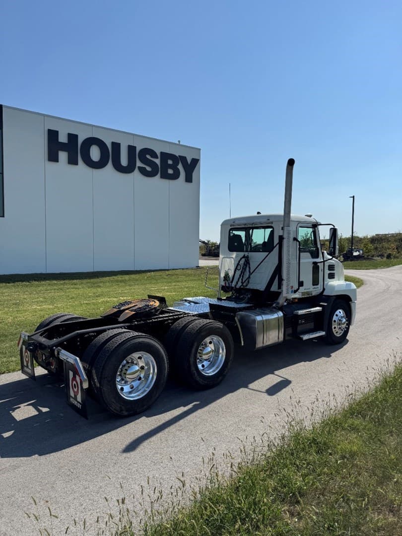 2022 MACK AN64T - USED TRUCKS DAY CAB — photo 6