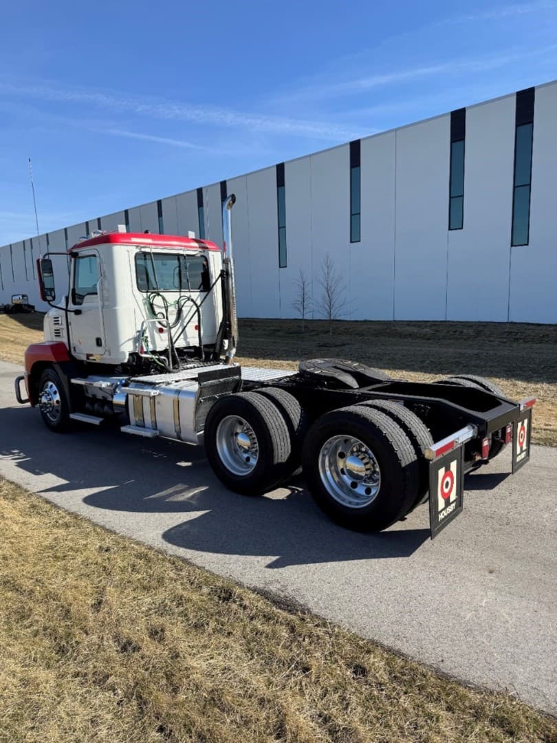 2021 Mack Anthem Daycab — photo 4