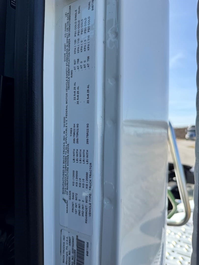 2021 Mack Anthem Daycab — photo 19